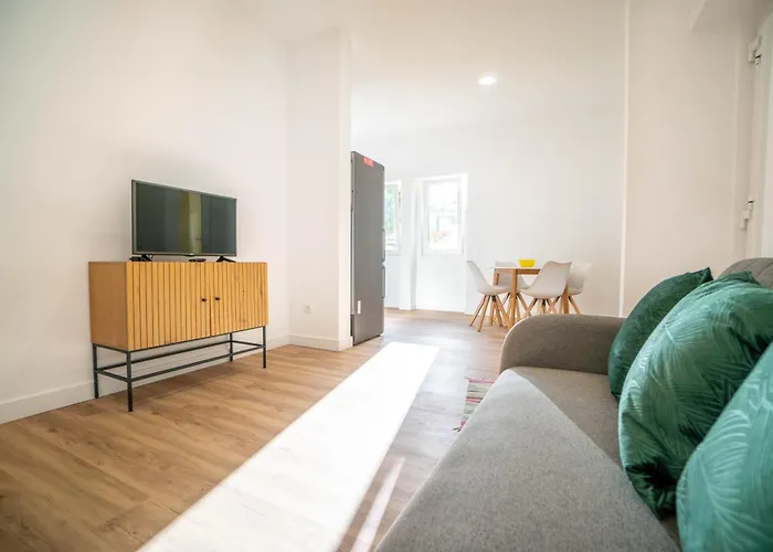 Casa Amarela 36 * Encarnacao